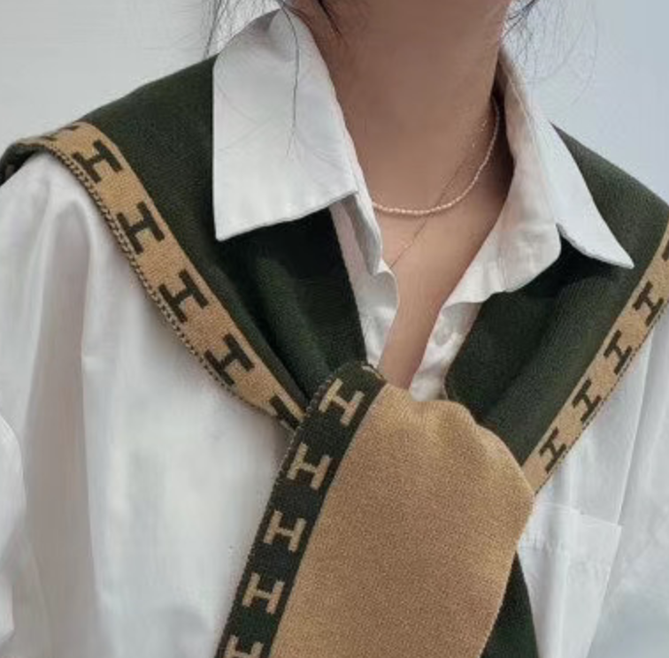 Classic Knit "H" Shoulder Scarf